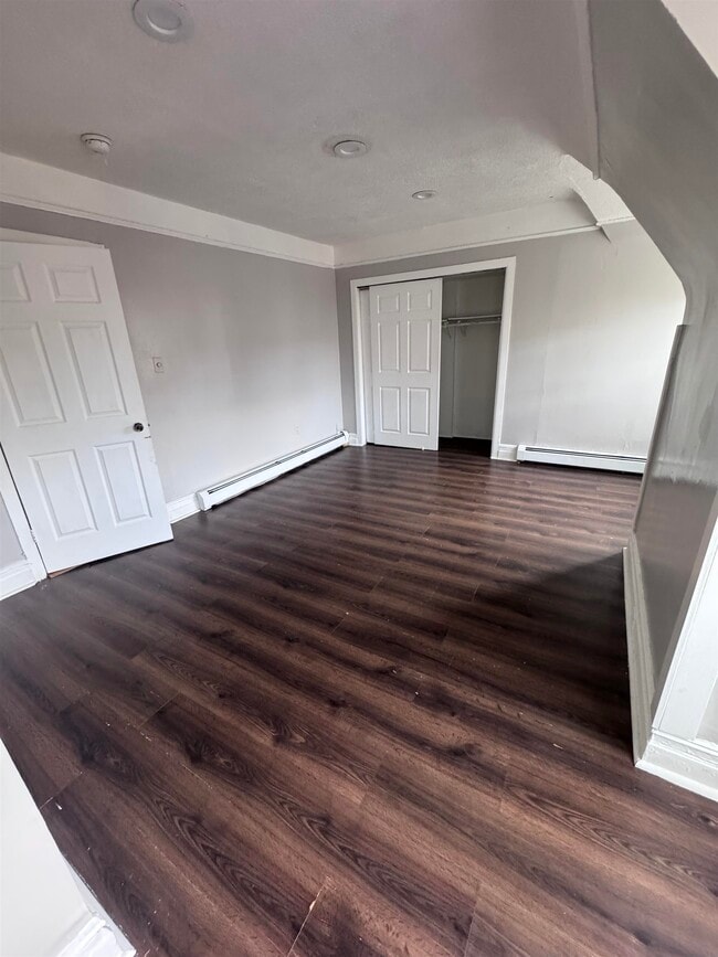 649 Mt Prospect Ave in Newark, NJ - Building Photo - Building Photo