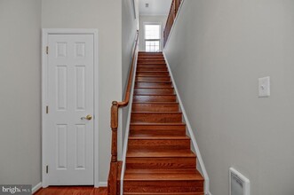 4619 Hummingbird Ln in Fairfax, VA - Building Photo - Building Photo
