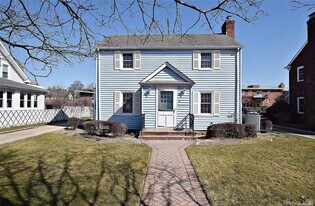 27 N Lewis Pl in Rockville Centre, NY - Building Photo