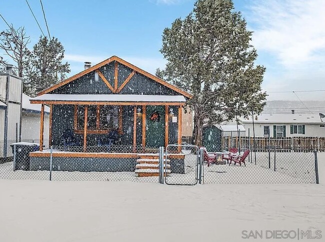 2161 4th Ln in Big Bear, CA - Building Photo - Building Photo