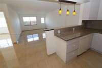 1025 Alton Rd, Unit 206 in Miami Beach, FL - Building Photo - Building Photo