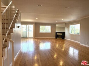 310 E Providencia Ave in Burbank, CA - Building Photo - Building Photo