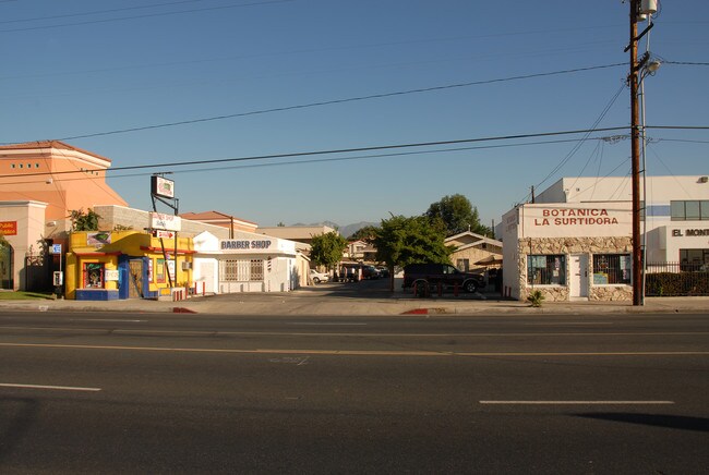 9711-9719 Garvey Ave in El Monte, CA - Building Photo - Building Photo