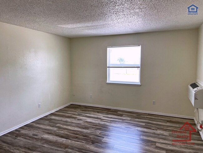 2111 NW Lindy Ave in Lawton, OK - Building Photo - Building Photo
