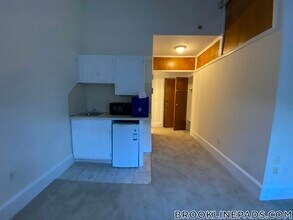 1223 Beacon St in Brookline, MA - Building Photo - Building Photo