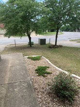 8709 Davis Oaks Trail in Austin, TX - Building Photo - Building Photo