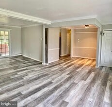 1008 Clematis St in Sinking Spring, PA - Building Photo - Building Photo