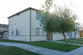 901-917 E Market St in Salinas, CA - Foto de edificio - Building Photo