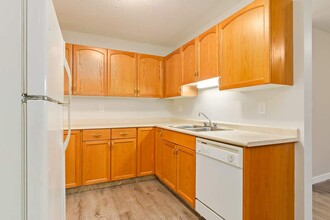 Wild Rose Place in Wetaskiwin, AB - Building Photo - Building Photo