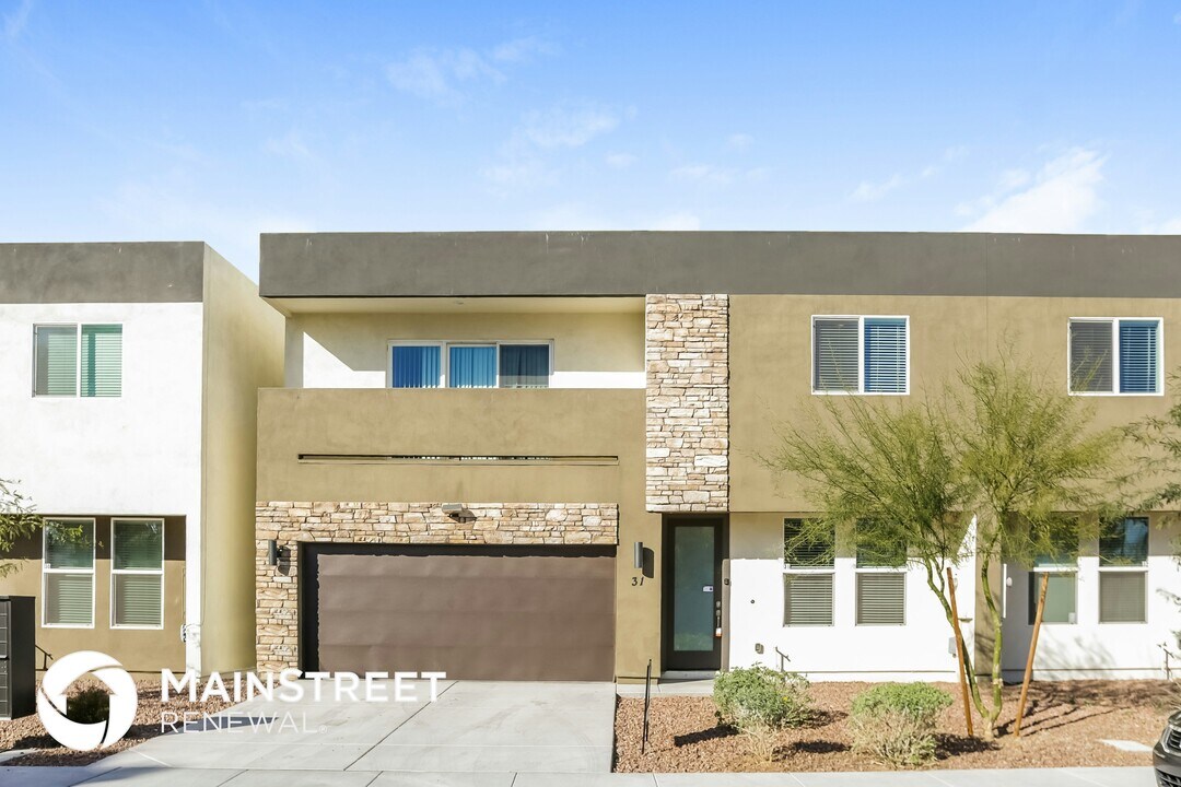 2000 N 36th St in Phoenix, AZ - Building Photo