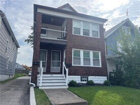 731 E 28th St, Unit 1 in Erie, PA - Building Photo