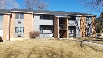1708 Sawyer Way in Colorado Springs, CO - Building Photo