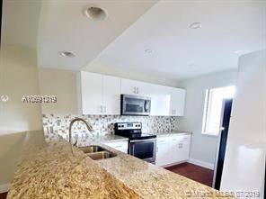 201 Lakeview Dr-Unit -Apt 204 in Weston, FL - Building Photo - Building Photo