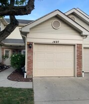 1497 Golfview Dr in Glendale Heights, IL - Building Photo