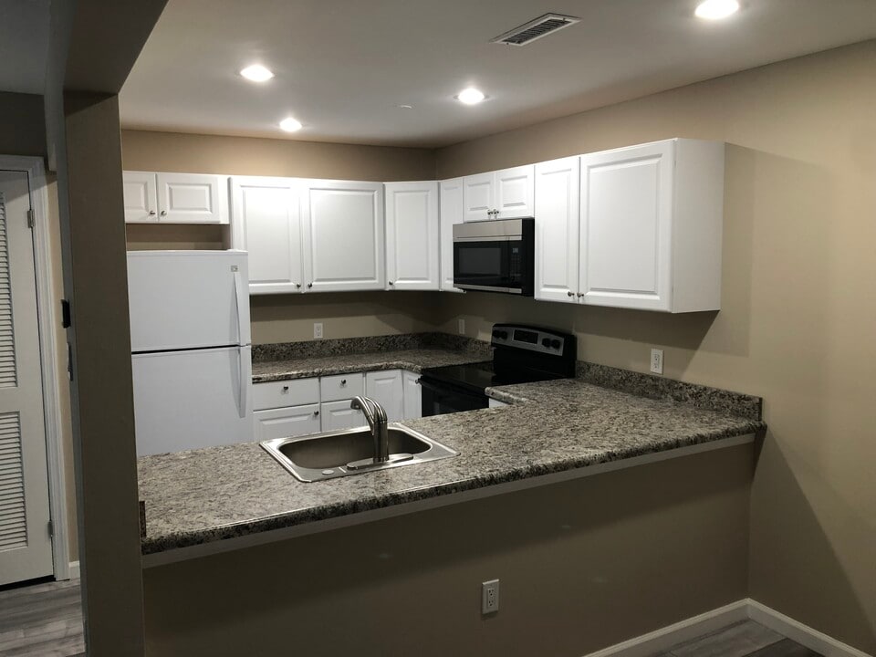 290 Heather Croft in Egg Harbor Township, NJ - Building Photo