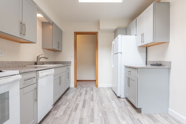 7222-7224-7224 NE Tillamook St in Portland, OR - Building Photo - Building Photo