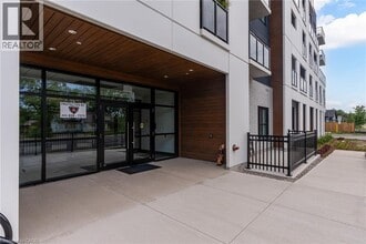 1936 Rymal Rd E in Hamilton, ON - Building Photo - Building Photo