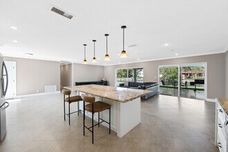 1120 Renmar Dr in Plantation, FL - Building Photo - Building Photo