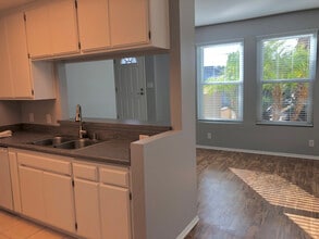 186 Hurst Ave, Unit 186 in Ventura, CA - Building Photo - Building Photo