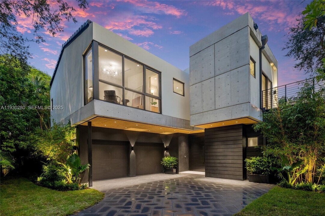 4024 Bonita Ave in Miami, FL - Building Photo