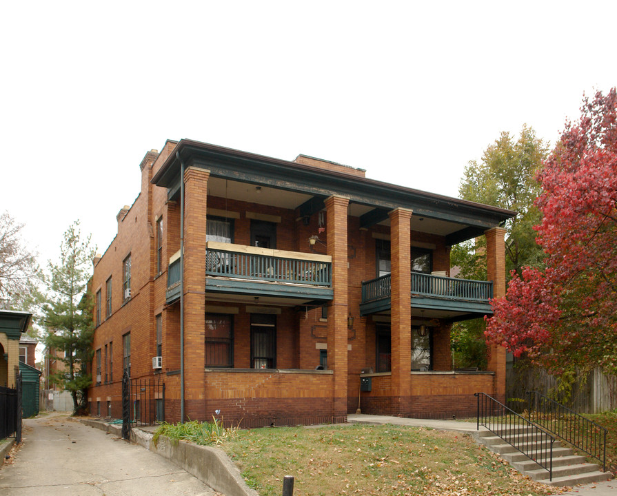 303 Kendall Pl in Columbus, OH - Foto de edificio