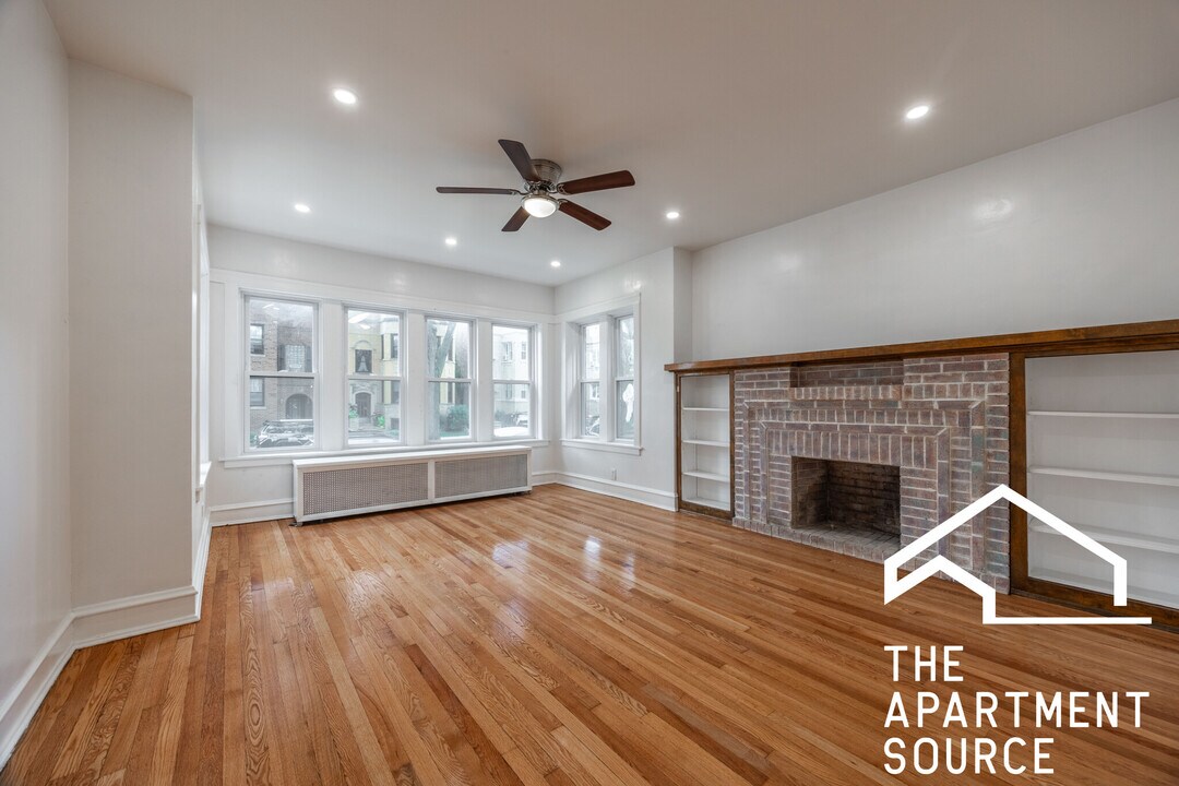 5713 N Talman Ave in Chicago, IL - Building Photo