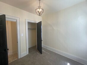 3231 W Michigan St in Milwaukee, WI - Building Photo - Building Photo