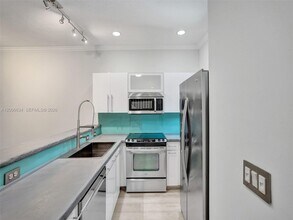 835 NE 19th Ave in Fort Lauderdale, FL - Building Photo - Building Photo
