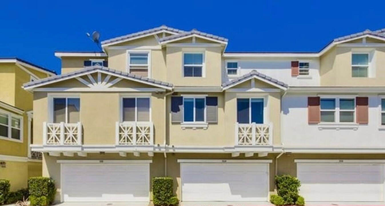 3024 Beachwood Blf Wy in San Diego, CA - Building Photo