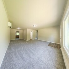 509 E 27th St S in Newton, IA - Building Photo - Building Photo