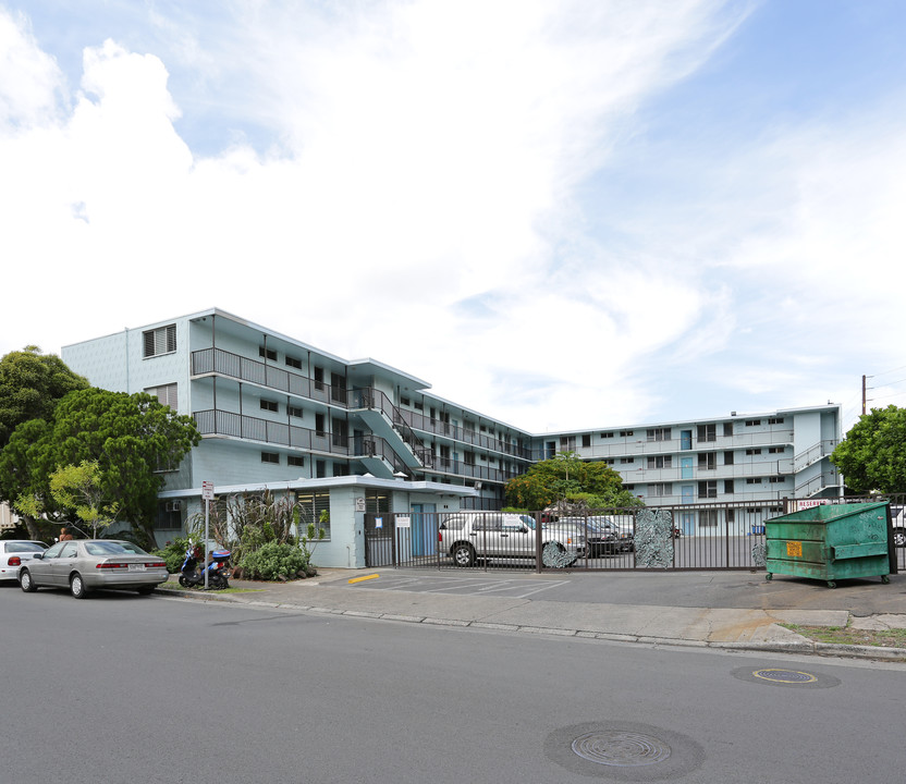 Kalo Terrace in Honolulu, HI - Building Photo