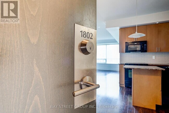 181-1181 Wynford Dr in Toronto, ON - Building Photo - Building Photo