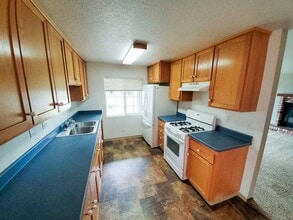 5381 Noe Ave in Eureka, CA - Building Photo - Building Photo