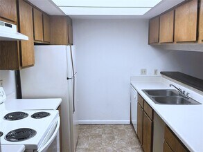 2820 S Bartell Dr in Houston, TX - Building Photo - Building Photo