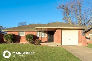 309 S Dallas Ave in Moore, OK - Building Photo