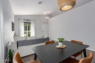 8690 E Mescal St in Scottsdale, AZ - Building Photo - Building Photo