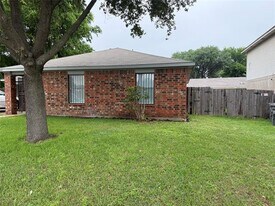 3015 Flask Dr in Dallas, TX - Building Photo