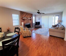 112 Woodlands Ct in Oldsmar, FL - Building Photo - Building Photo