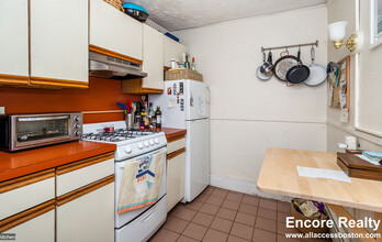 94 West Cedar St, Unit 2 in Boston, MA - Building Photo - Building Photo