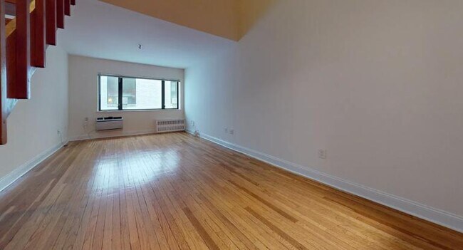 Astor Place, Unit 3 in New York, NY - Building Photo - Building Photo