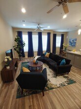 4926 Weeping Willow Rd in Houston, TX - Building Photo - Building Photo