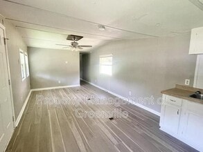 155 Oakvale Rd in Greenville, SC - Building Photo - Building Photo