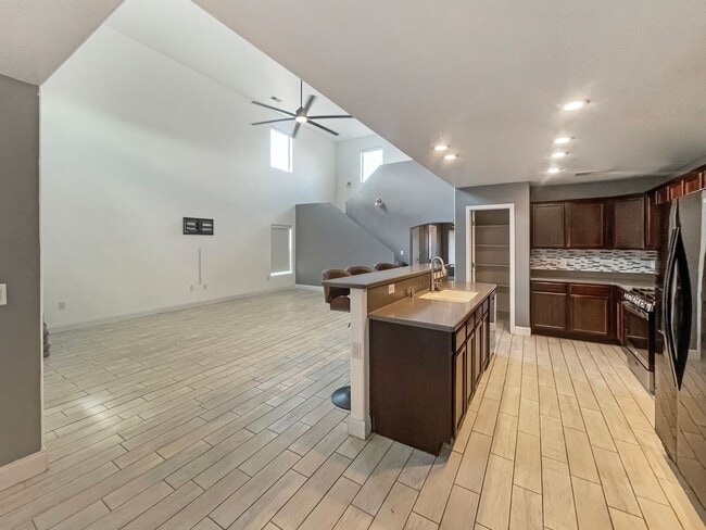 4817 W Big Red Rd in Hobbs, NM - Building Photo - Building Photo