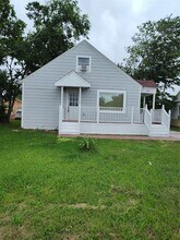 527 W 6th St in Freeport, TX - Building Photo - Building Photo