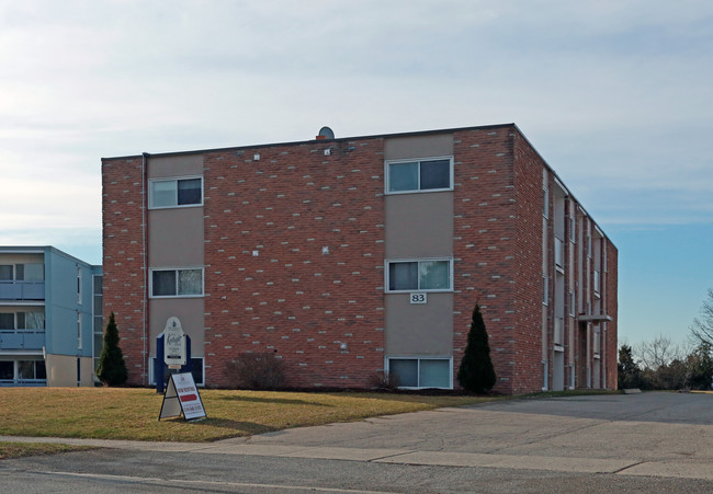 Kentright Apartments in Guelph, ON - Building Photo - Building Photo