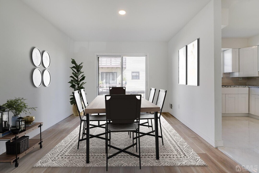 713 Orlando St in Edison, NJ - Building Photo