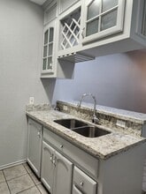 607 Buena Vista Dr, Unit 2B in Weslaco, TX - Foto de edificio - Building Photo