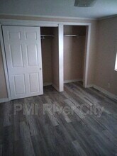 5048 Broadway Ave in Jacksonville, FL - Building Photo - Building Photo