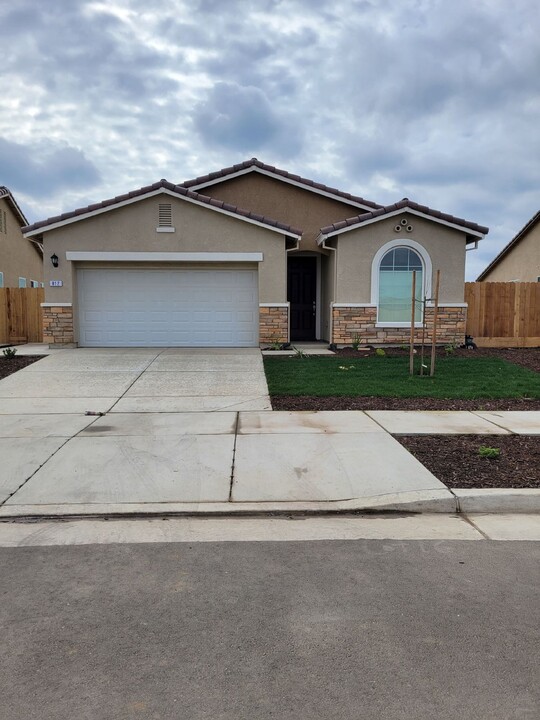 812 Marybelle Ct in Merced, CA - Building Photo