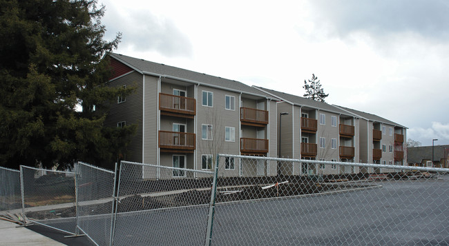 Queen Anne in Lebanon, OR - Building Photo - Building Photo